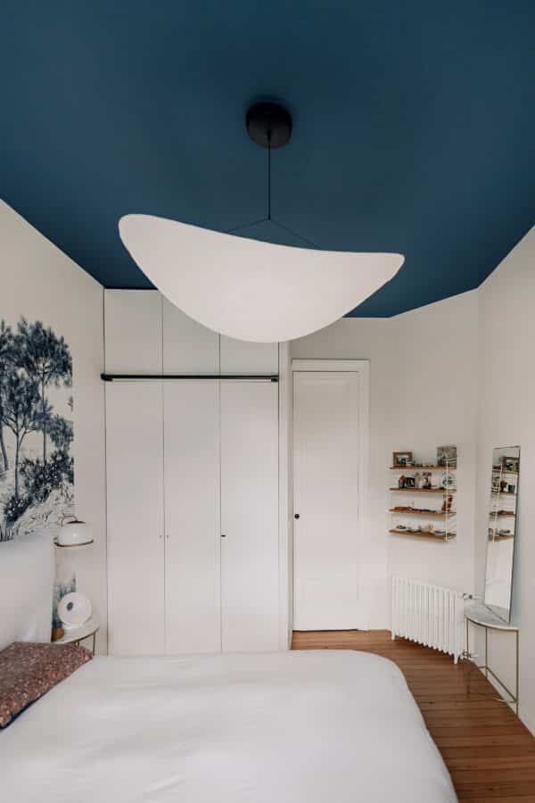 Plafond bleu chambre